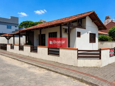 Casa, 3 quartos, 92 m² - Foto 1