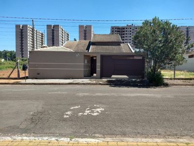Casa, 3 quartos, 174 m² - Foto 1