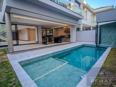 Casa, 4 quartos, 368 m² - Foto 1
