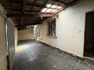 Casa, 1 quarto, 237 m² - Foto 3