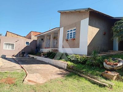 Chácara, 3 quartos, 600 m² - Foto 1