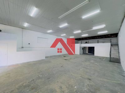 Depósito-Galpão, 205 m² - Foto 1