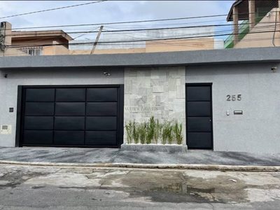 Casa, 3 quartos, 208 m² - Foto 1
