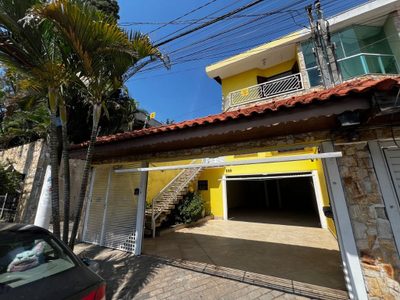 Sobrado, 3 quartos, 186 m² - Foto 1