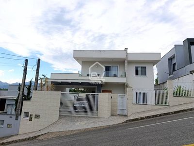 Casa, 3 quartos, 319 m² - Foto 1