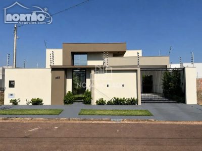 Casa, 4 quartos, 111 m² - Foto 1