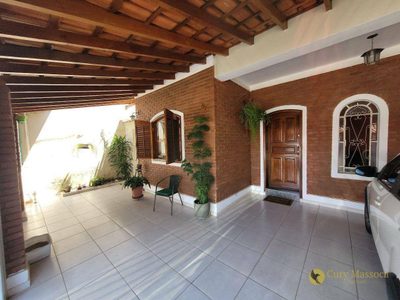 Casa, 4 quartos, 199 m² - Foto 1