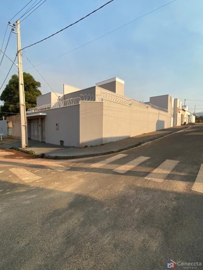 Casa, 3 quartos, 232 m² - Foto 1