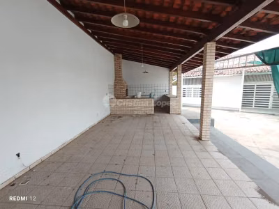 Casa, 4 quartos, 650 m² - Foto 1