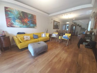 Casa, 5 quartos, 141 m² - Foto 1