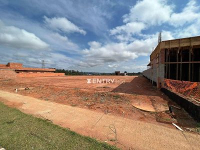 Loteamento e Condomínio, 300 m² - Foto 1
