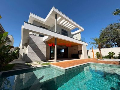 Sobrado, 3 quartos, 357 m² - Foto 1