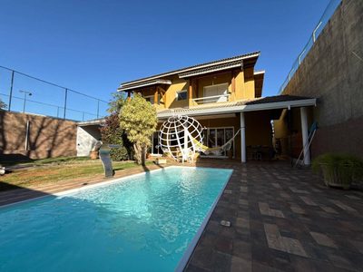 Casa, 4 quartos, 249 m² - Foto 1