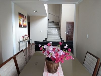 Casa, 4 quartos, 279 m² - Foto 1