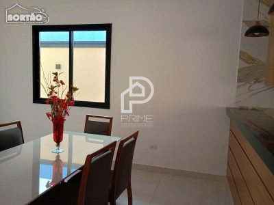 Casa, 4 quartos, 220 m² - Foto 1
