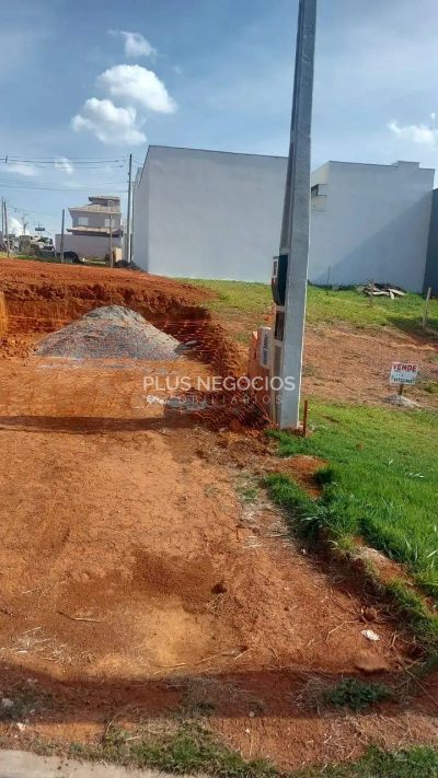 Terreno, 180 m² - Foto 2