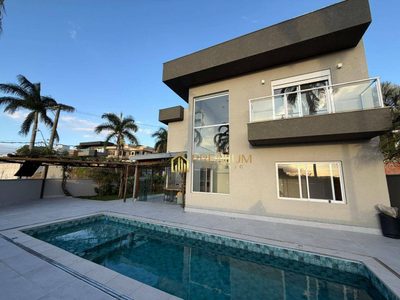 Sobrado, 3 quartos, 270 m² - Foto 1