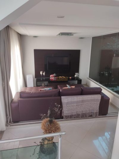 Sobrado, 3 quartos, 460 m² - Foto 1