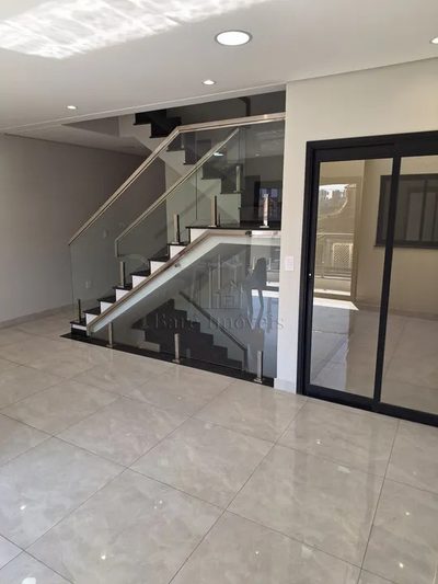 Sobrado, 3 quartos, 202 m² - Foto 1