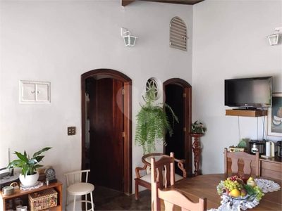 Casa, 3 quartos, 227 m² - Foto 2