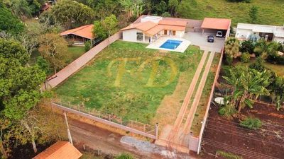 Sítio, 3 quartos, 1500 m² - Foto 1