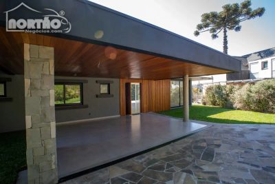 Casa, 3 quartos, 258 m² - Foto 1