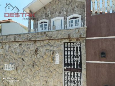 Casa, 3 quartos, 270 m² - Foto 1