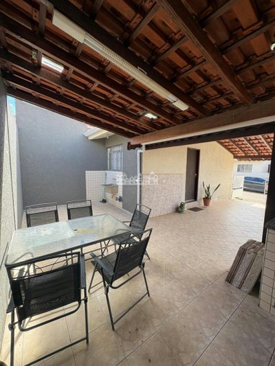 Casa, 2 quartos, 93 m² - Foto 1