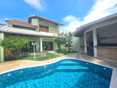 Casa, 3 quartos, 252 m² - Foto 2