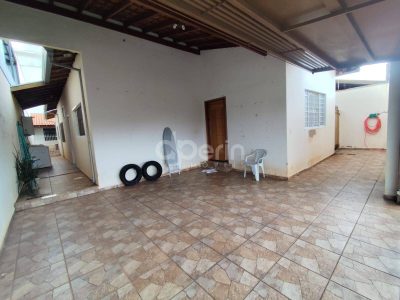 Casa, 4 quartos, 139 m² - Foto 1