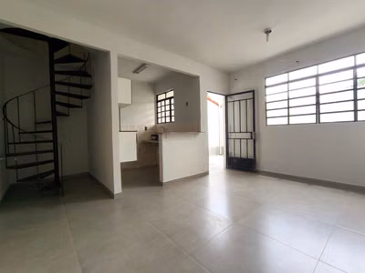 Casa, 2 quartos, 62 m² - Foto 1