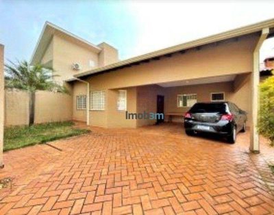 Casa, 4 quartos, 260 m² - Foto 1