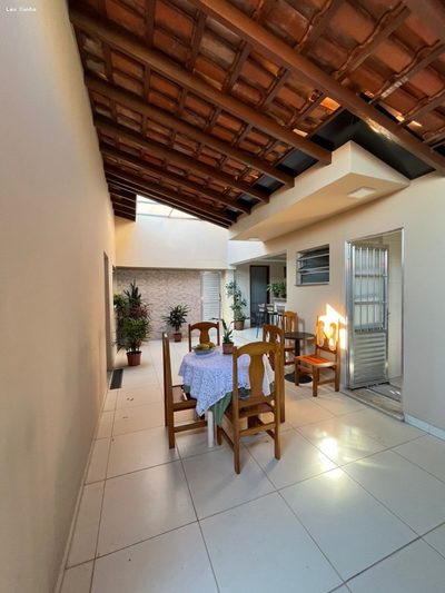 Casa, 5 quartos, 280 m² - Foto 1