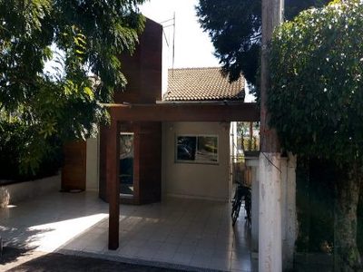 Sobrado, 10 quartos, 200 m² - Foto 1