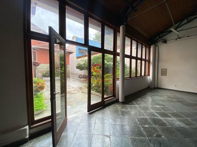 Prédio Inteiro - Foto 1