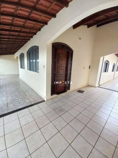 Casa, 4 quartos, 195 m² - Foto 1