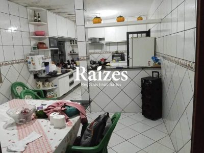 Casa, 4 quartos, 190 m² - Foto 1