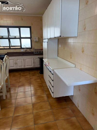Casa, 4 quartos, 170 m² - Foto 4