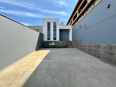 Casa, 3 quartos, 210 m² - Foto 1
