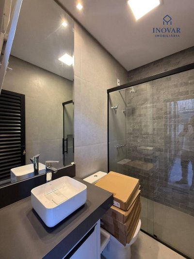 Casa, 4 quartos, 329 m² - Foto 2
