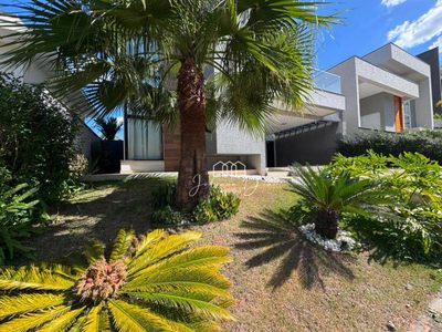 Sobrado, 4 quartos, 360 m² - Foto 1