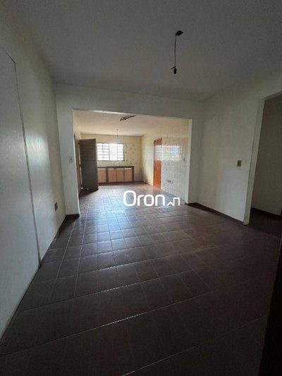 Casa, 4 quartos, 202 m² - Foto 2