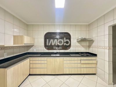 Casa, 3 quartos, 228 m² - Foto 2