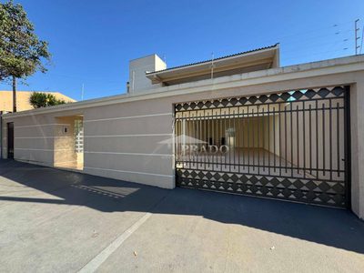 Sobrado, 3 quartos, 228 m² - Foto 2