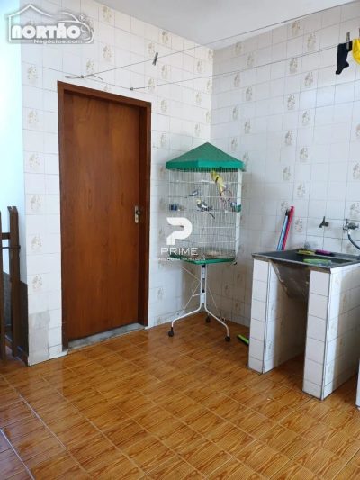 Casa, 6 quartos, 158 m² - Foto 2