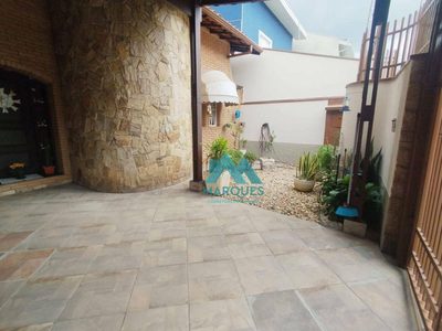 Casa, 3 quartos, 242 m² - Foto 2