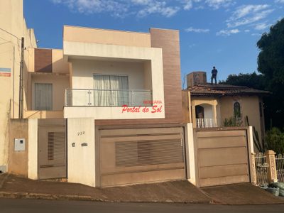 Sobrado, 4 quartos, 220 m² - Foto 1