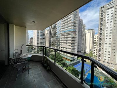 Apartamento, 3 quartos, 220 m² - Foto 2