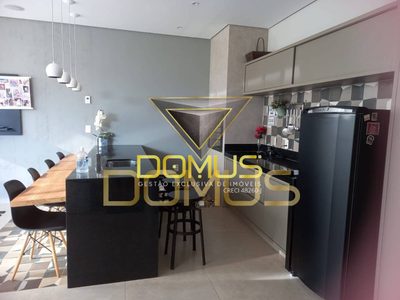 Sobrado, 2 quartos, 14000 m² - Foto 1