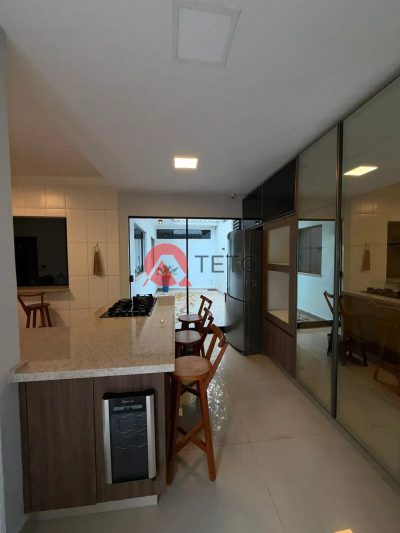 Casa, 3 quartos, 204 m² - Foto 2